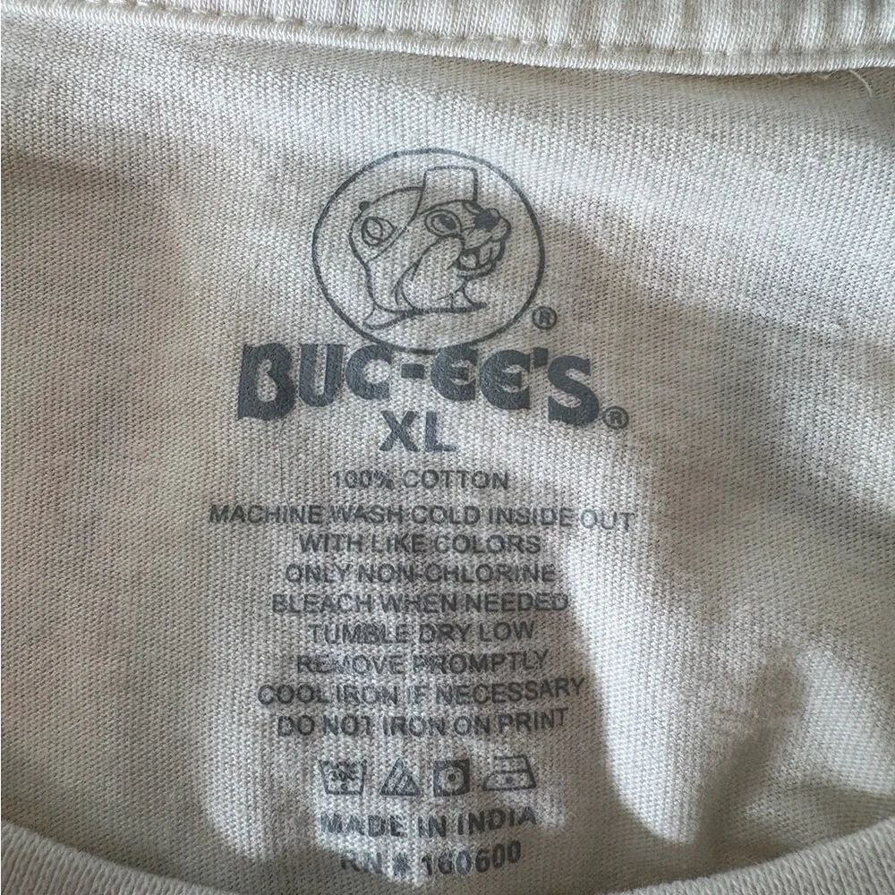 Playful Cream buc-ee Tee 905